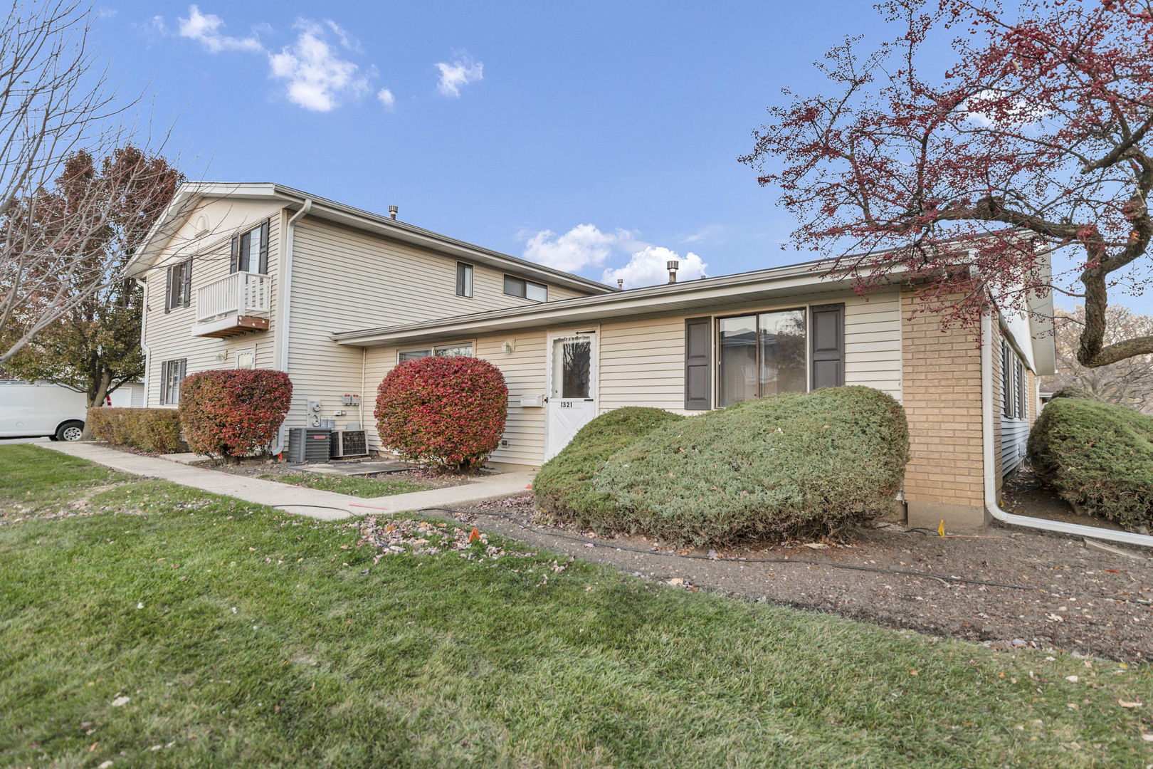 1321 Yarmouth Court Unit: 1321