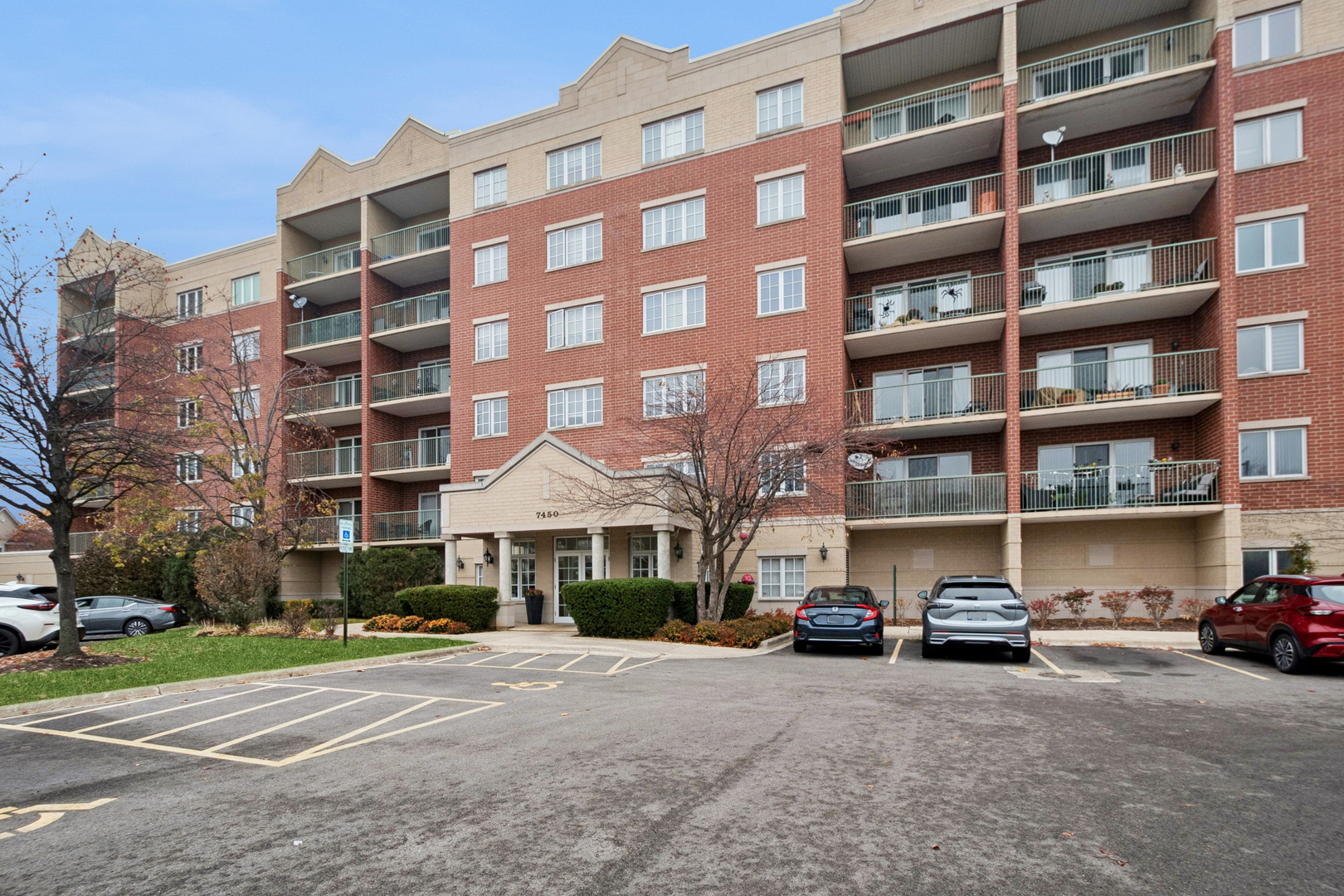7450 Lincoln Avenue Unit: 609