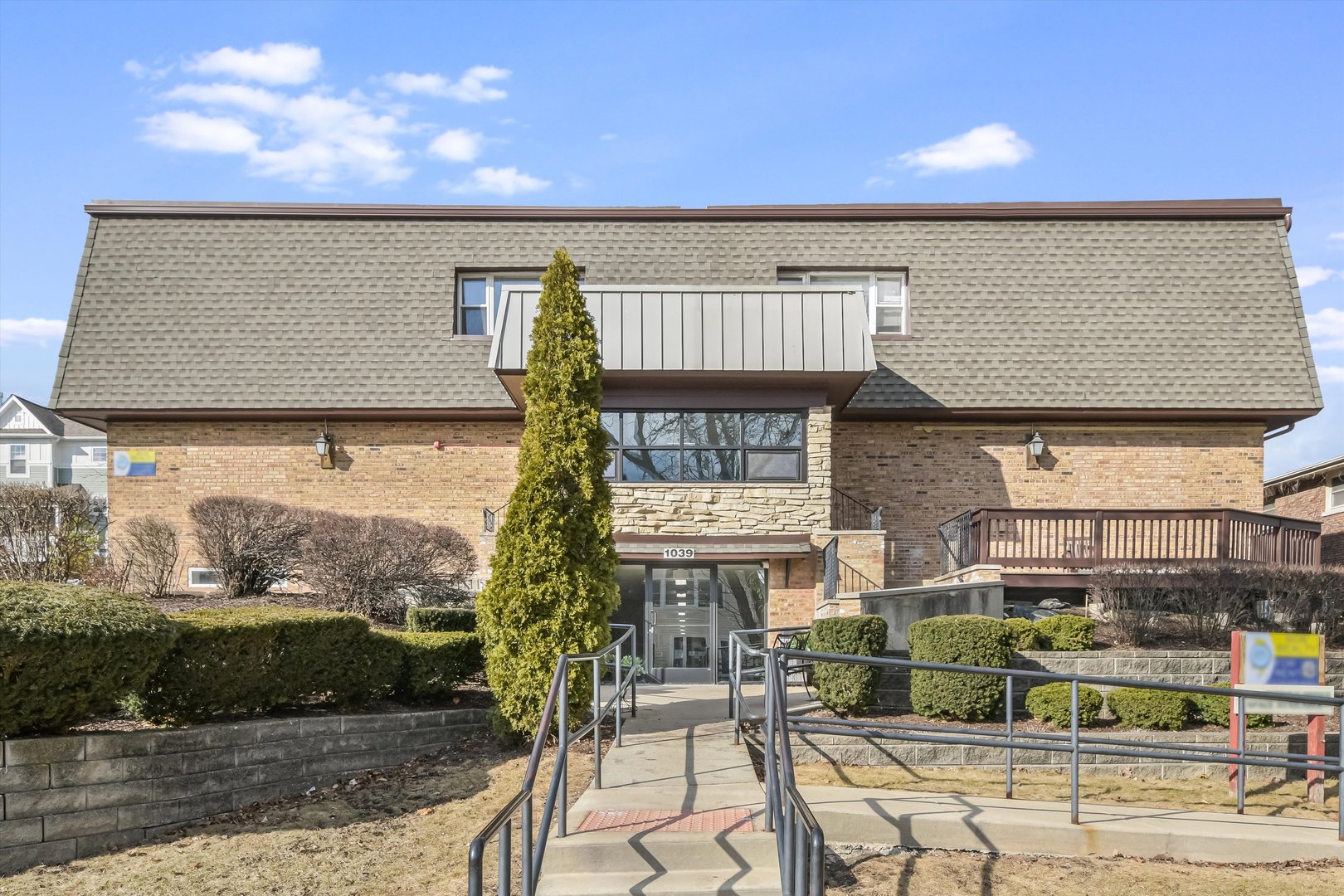 1039 college Avenue Unit: 5W