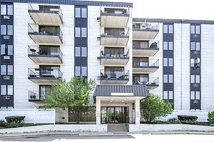 9078 W Heathwood Drive Unit: 5N