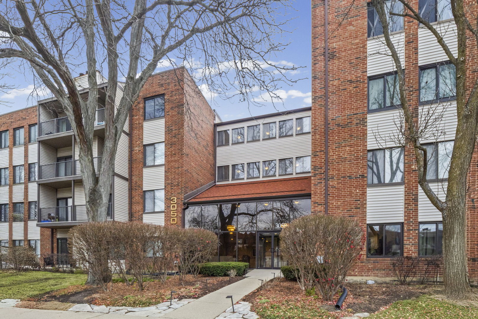 3050 Pheasant Creek Drive Unit: 305