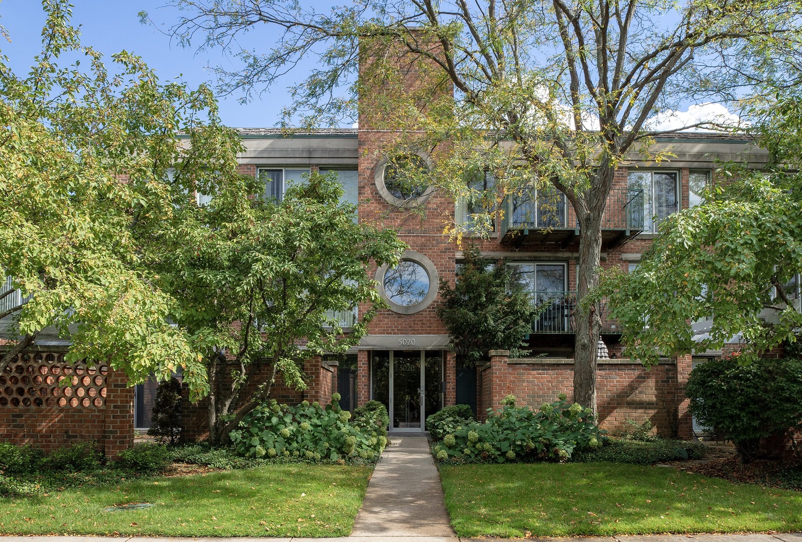 5020 Arbor Lane Unit: 203