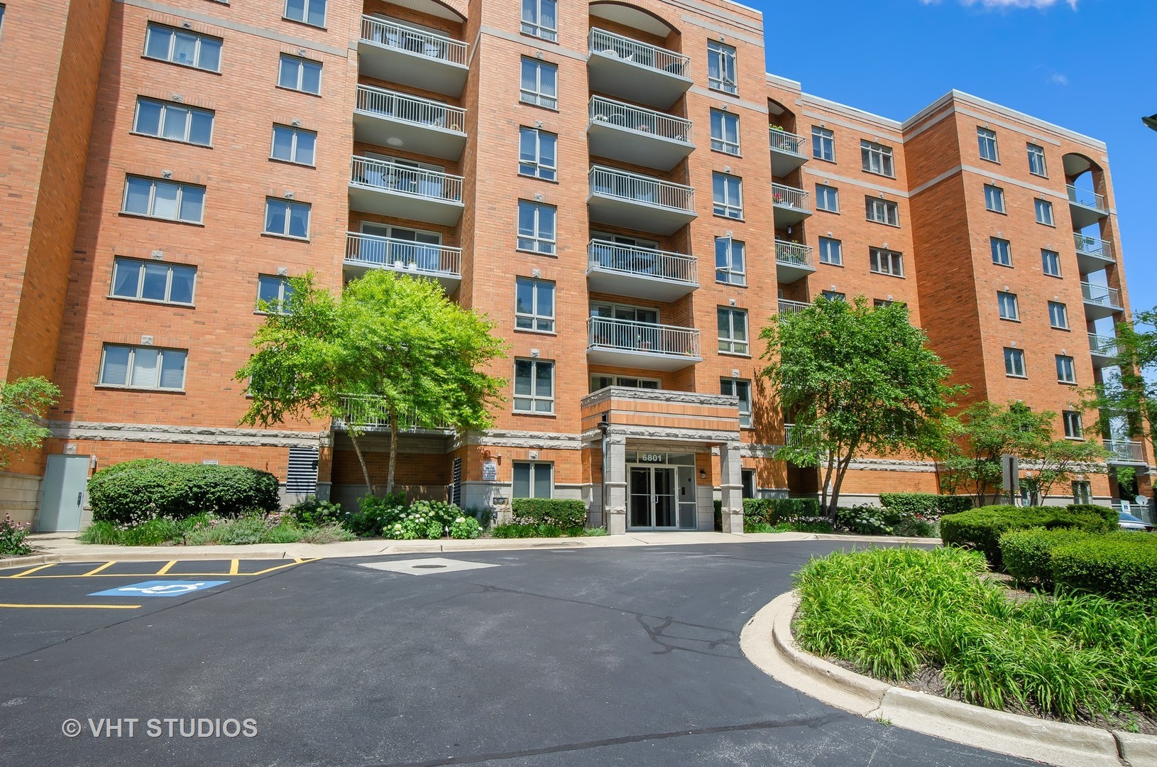6801 N Milwaukee Avenue Unit: 202