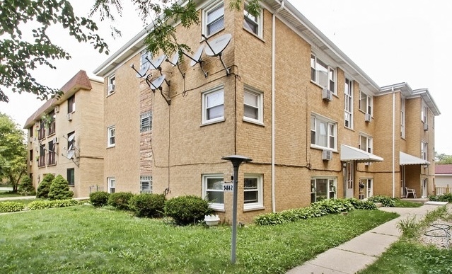 5484 W Higgins Avenue Unit: GC
