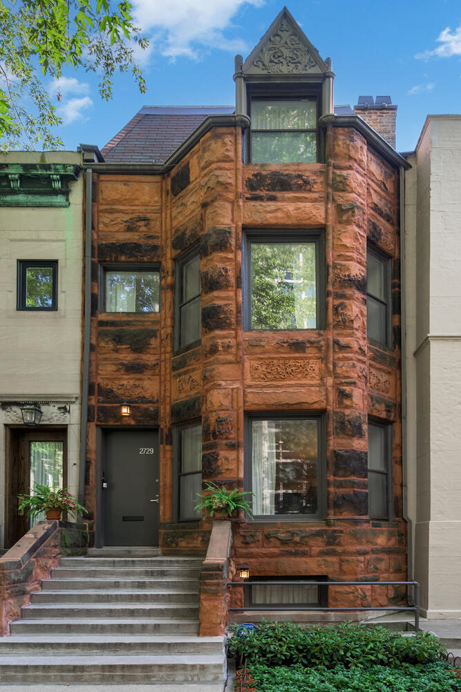 2729 N Hampden Court