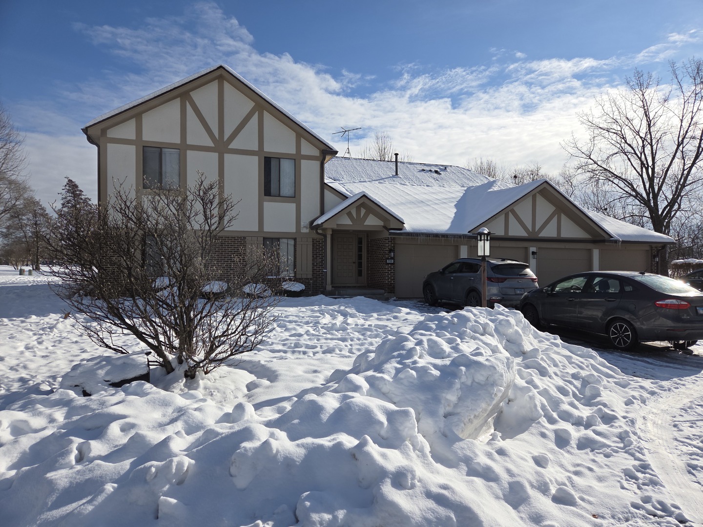 944 Surrey Drive Unit: 2A