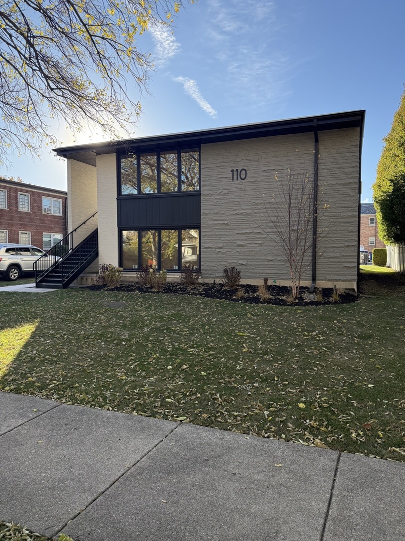 110 N Willow Road Unit: 4