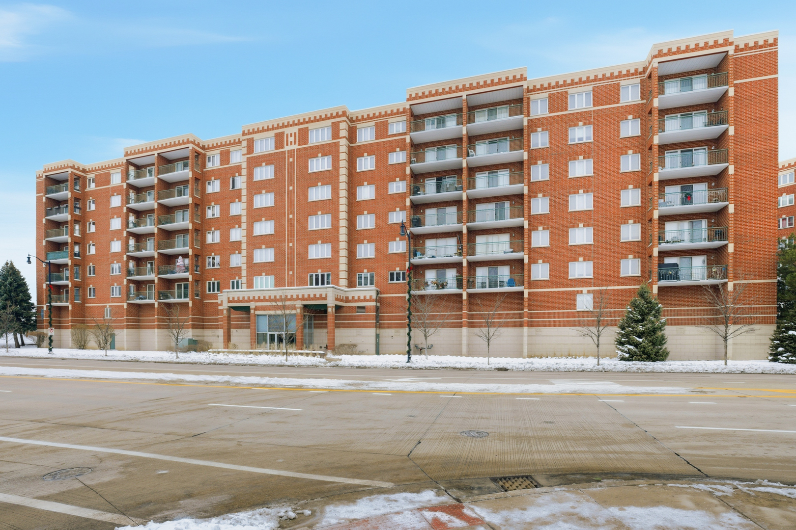 650 S River Road Unit: 405