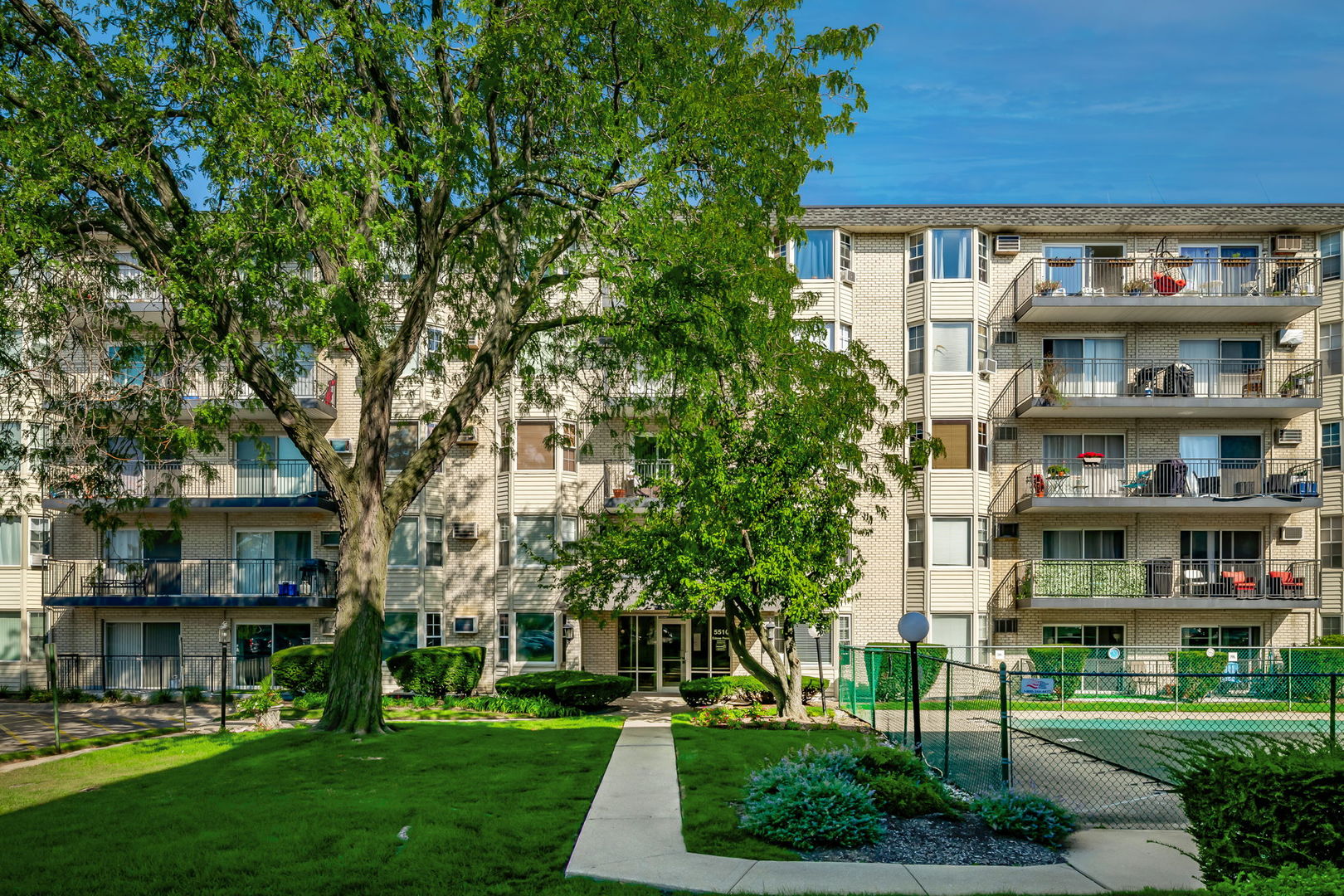 5510 LINCOLN Avenue Unit: 101