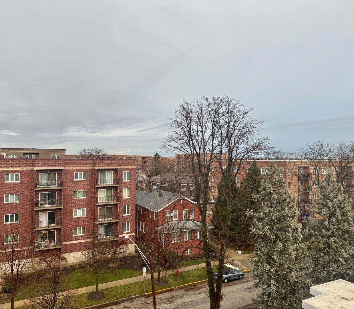 1325 PERRY Street Unit: 606