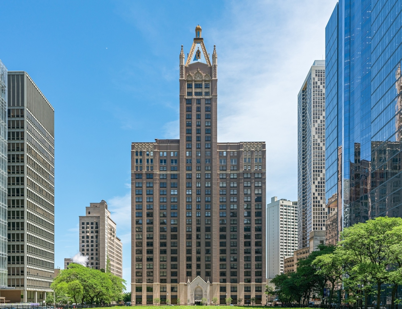 680 N Lake Shore Drive Unit: 921