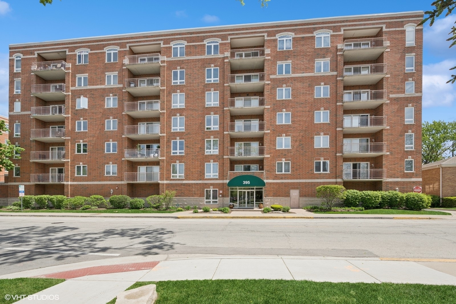 395 Graceland Avenue Unit: 208