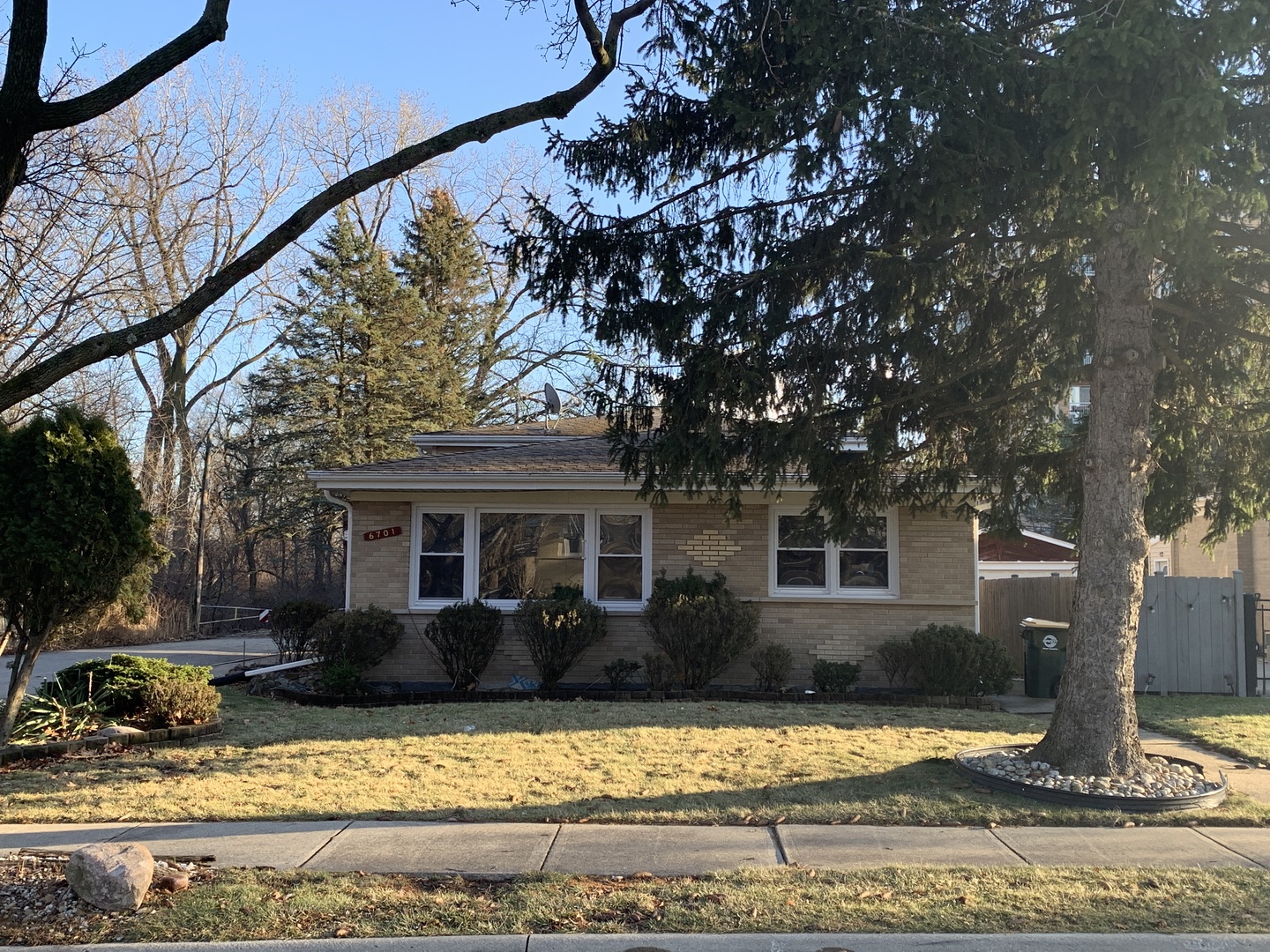 6701 W Forest View Lane