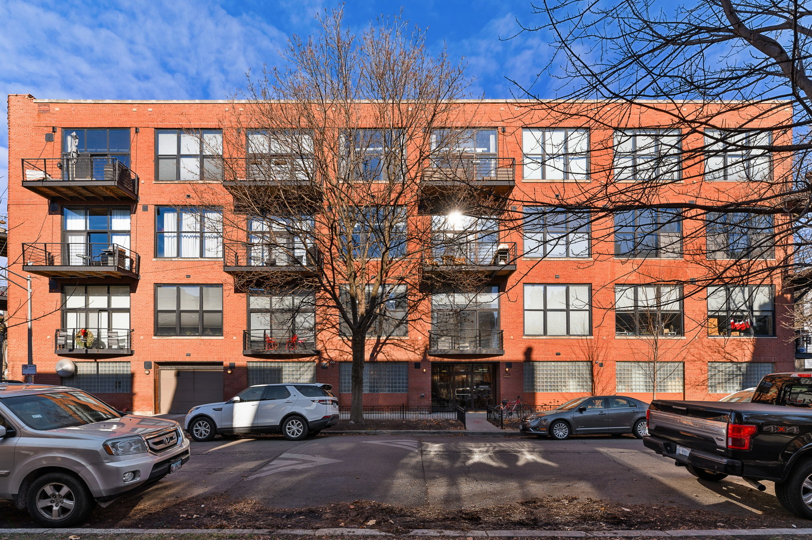 2210 W Wabansia Avenue Unit: 408