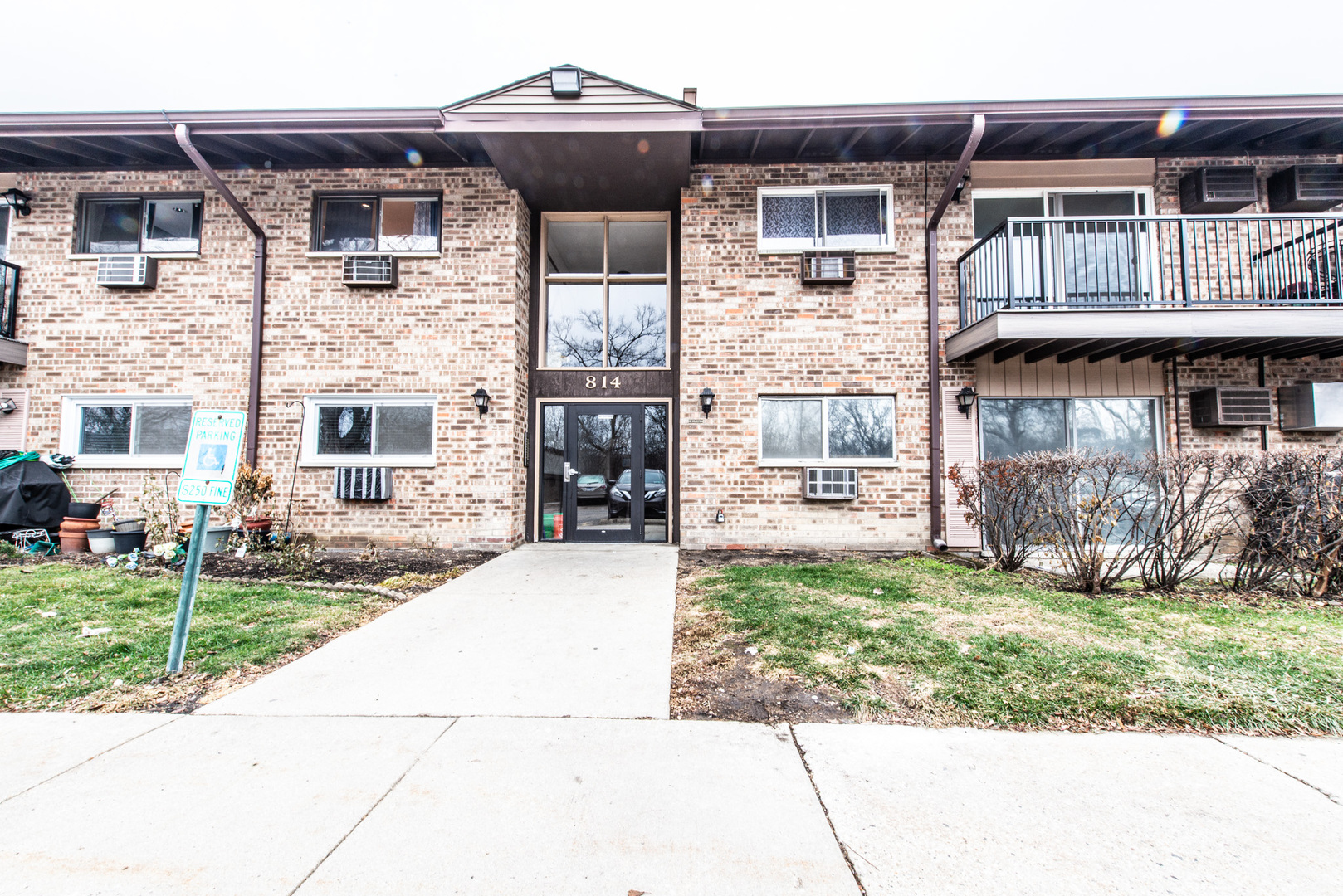 814 E Old Willow Road Unit: 109
