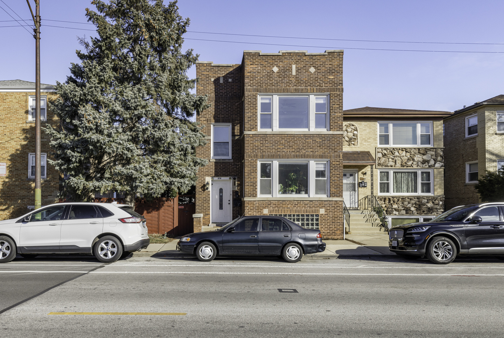 5761 N ELSTON Avenue Unit: 2