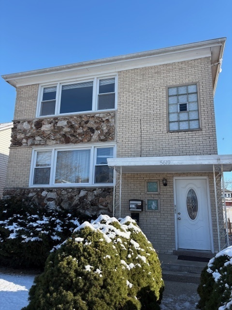 5619 N Menard Avenue Unit: 2