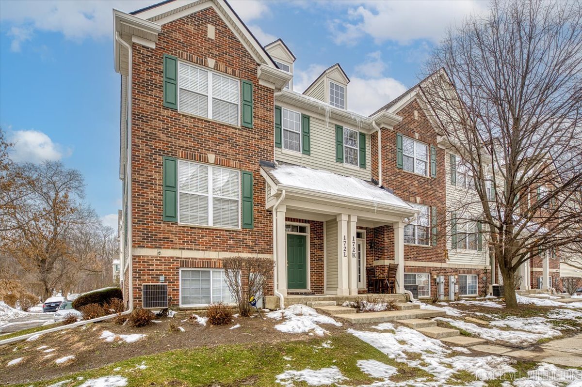 172 N East River Road Unit: L