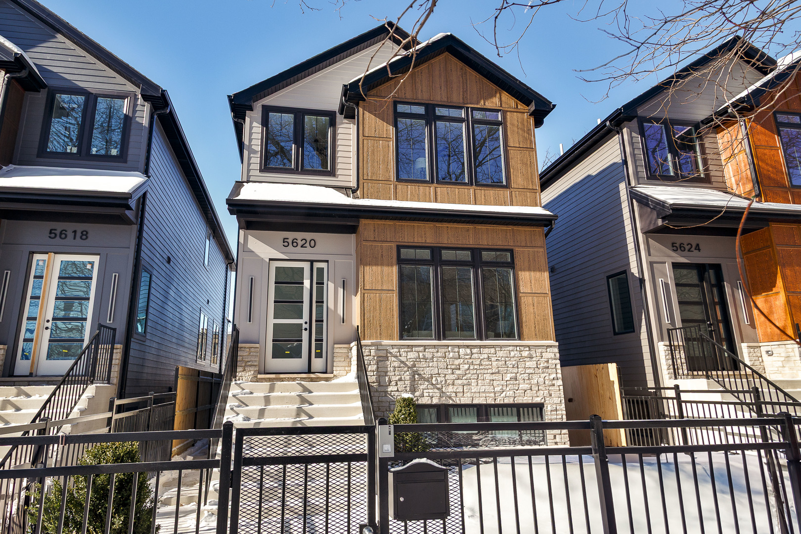 5620 N Francisco Avenue