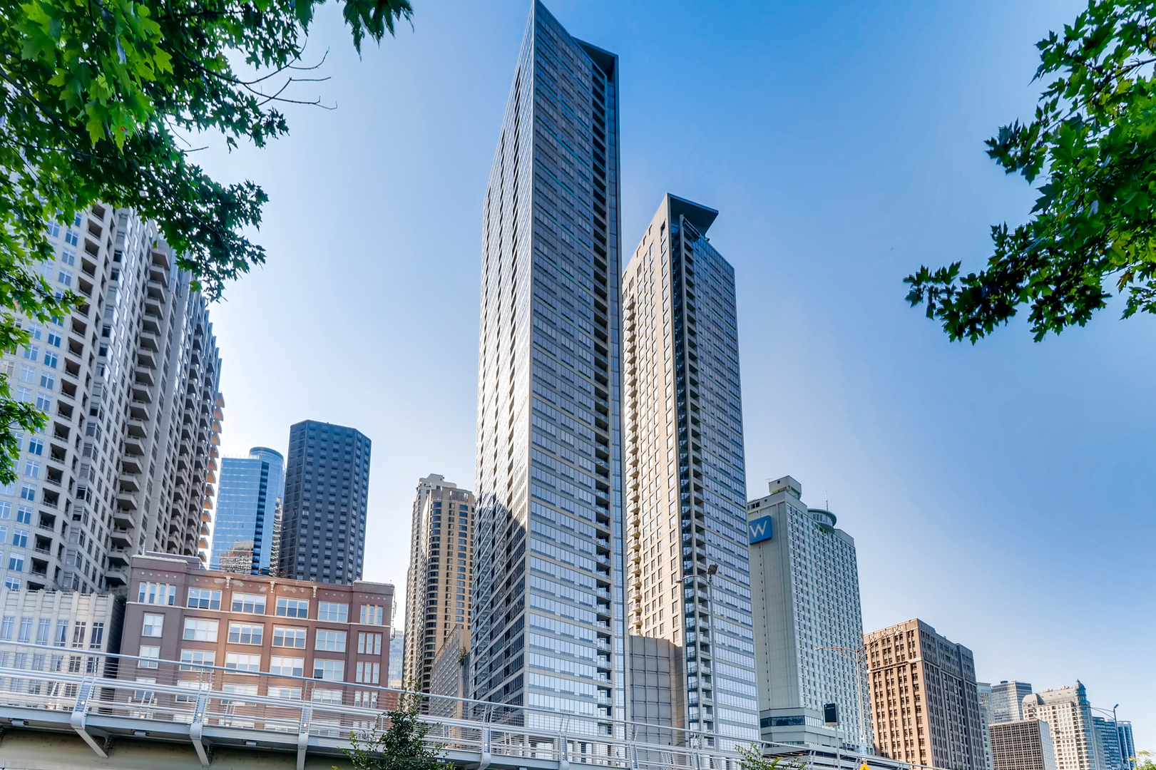600 N LAKE SHORE Drive Unit: 3208
