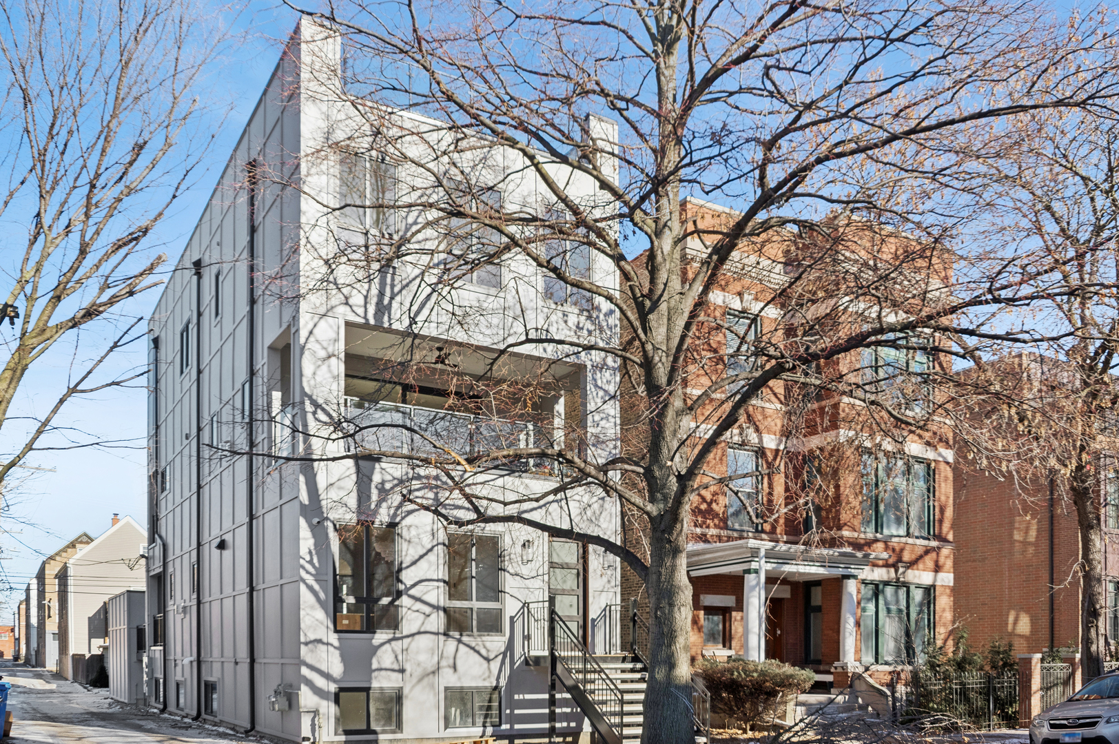 2246 W Lyndale Street Unit: 1