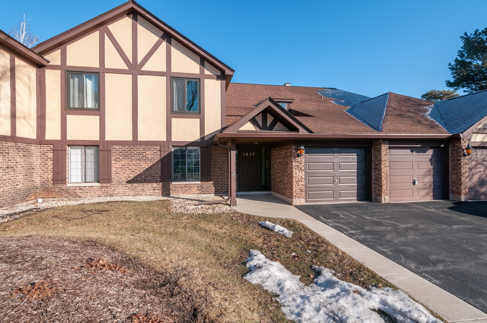 1657 Dover Court Unit: B