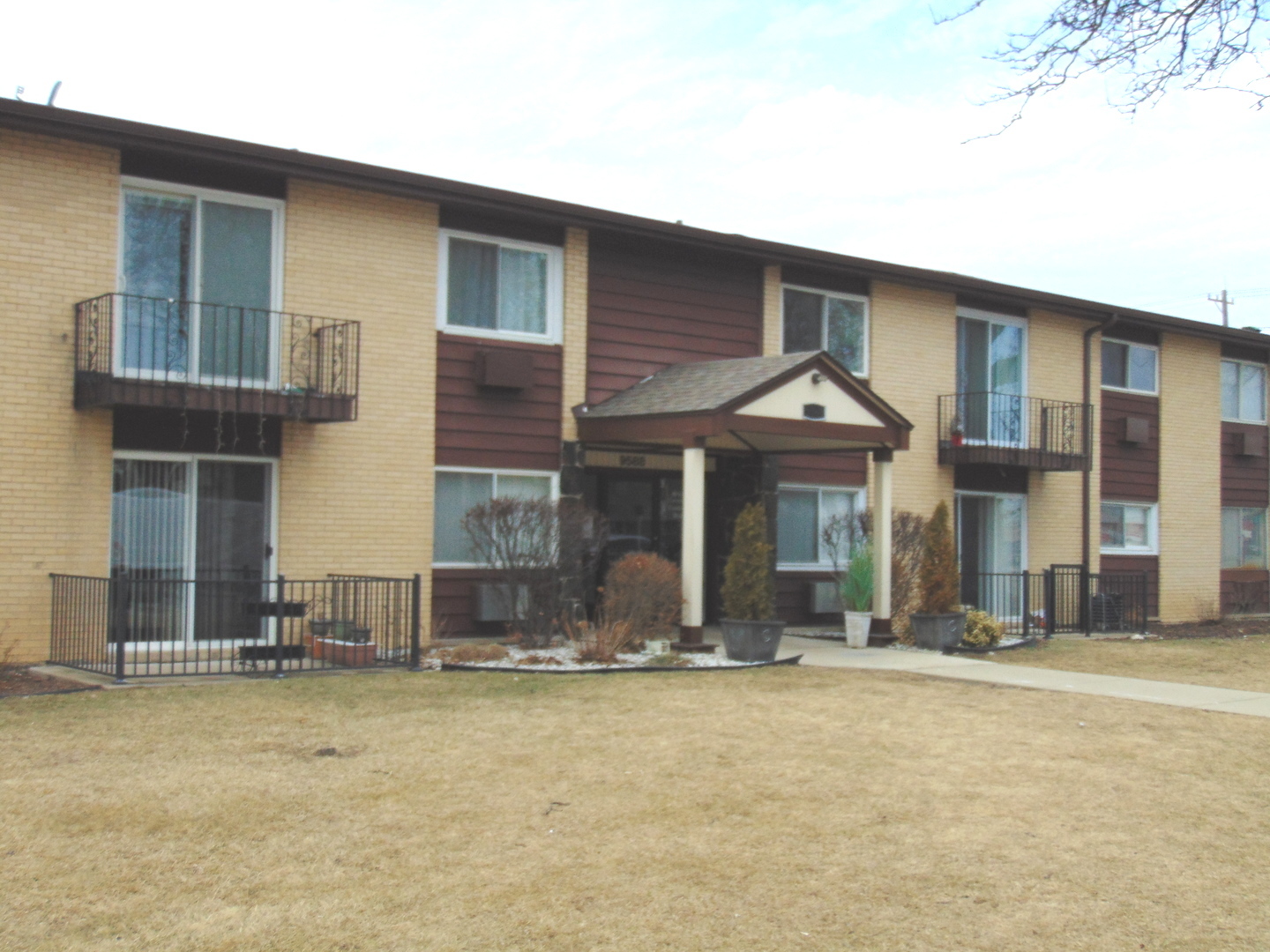 9588 N Terrace Place Unit: 208H
