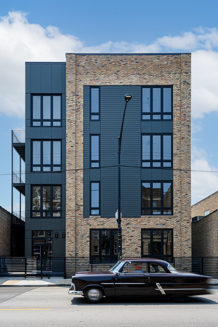 2135 W Cermak Road Unit: 1N