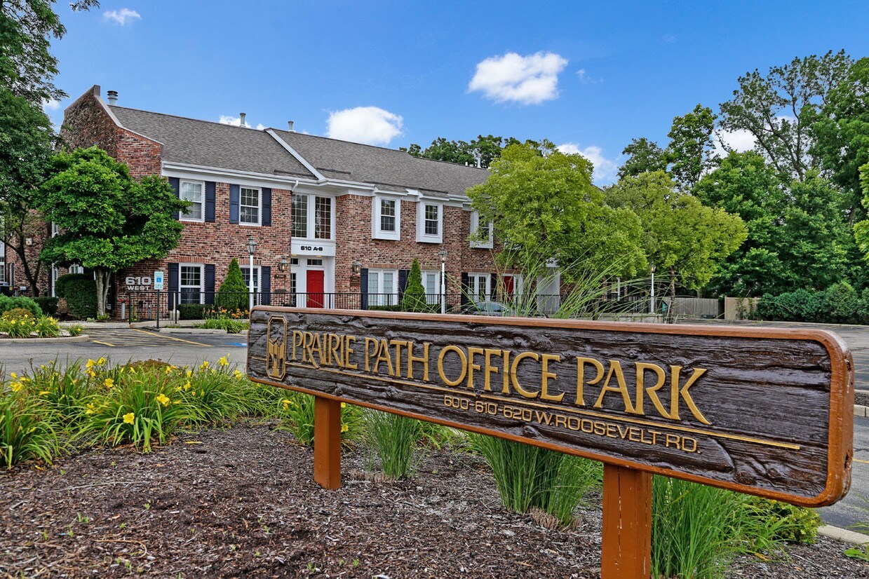 610 W Roosevelt Road Unit: D2