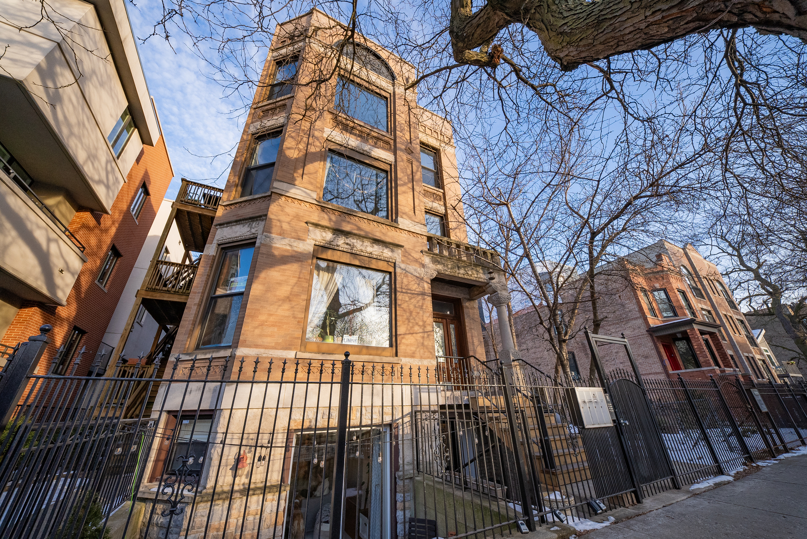 2057 N Kedzie Avenue Unit: 3