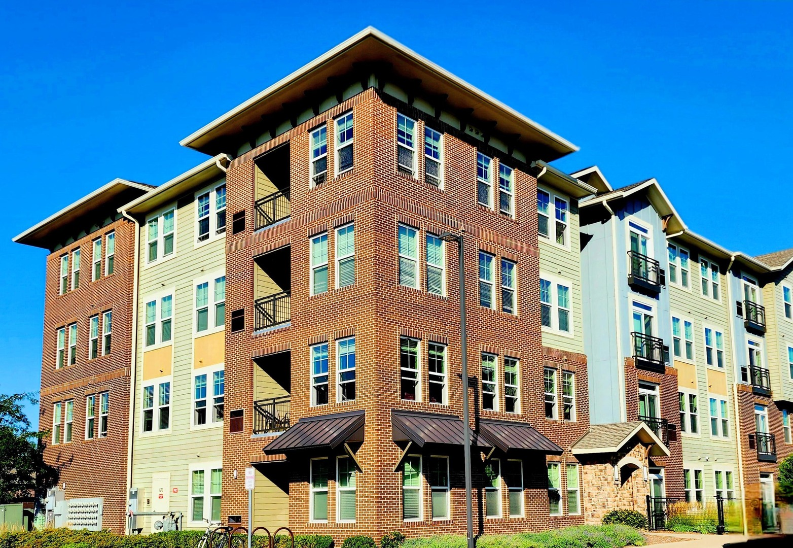 670 E Algonquin Road Unit: 4402