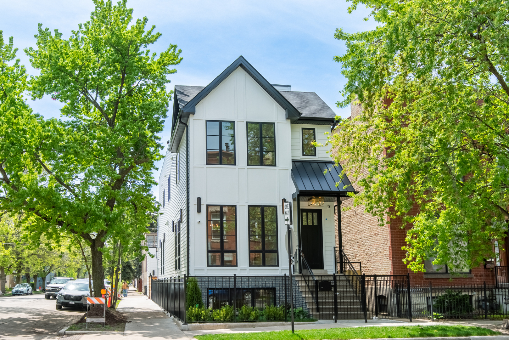 1410 W Laverne Avenue