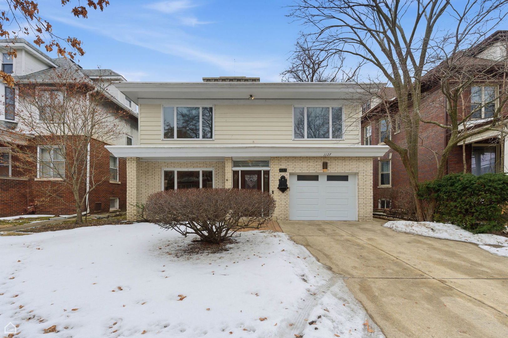 1127 W Albion Avenue