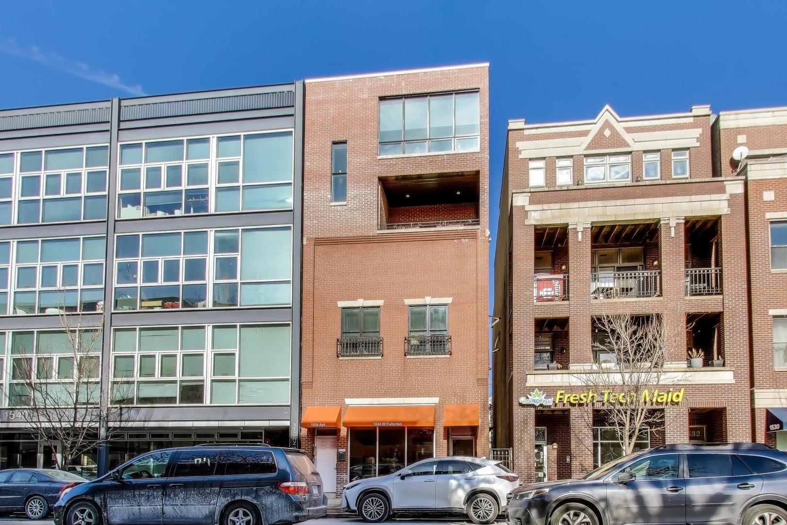 1534 W Fullerton Avenue Unit: 3