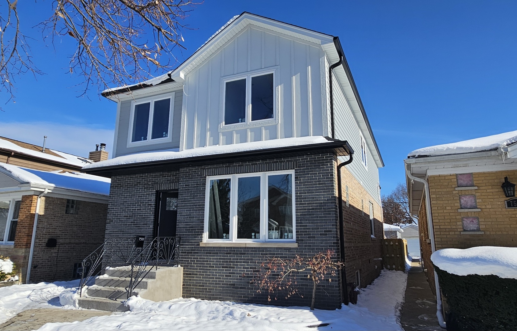 7509 N Oleander Avenue