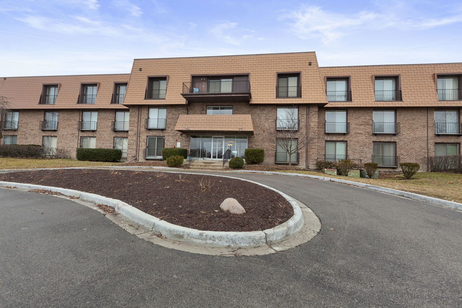 4050 Dundee Road Unit: 105