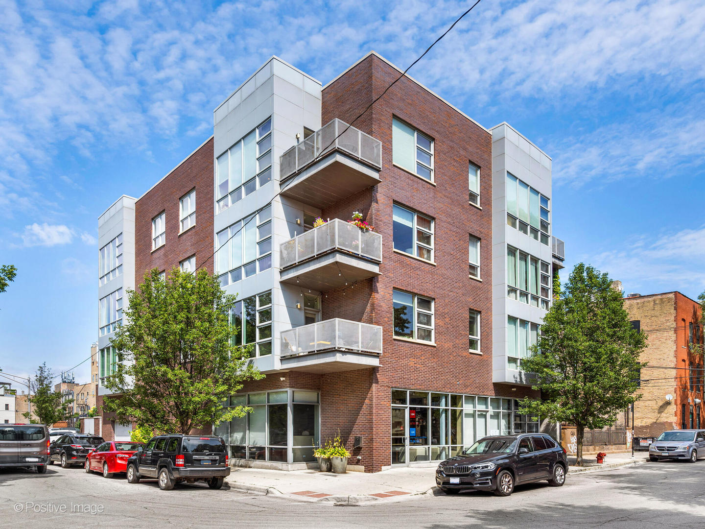1250 N PAULINA Street Unit: 3W