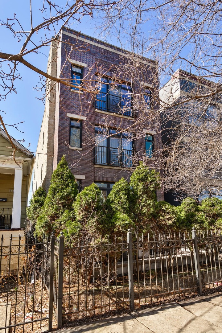 2846 N Damen Avenue Unit: 1