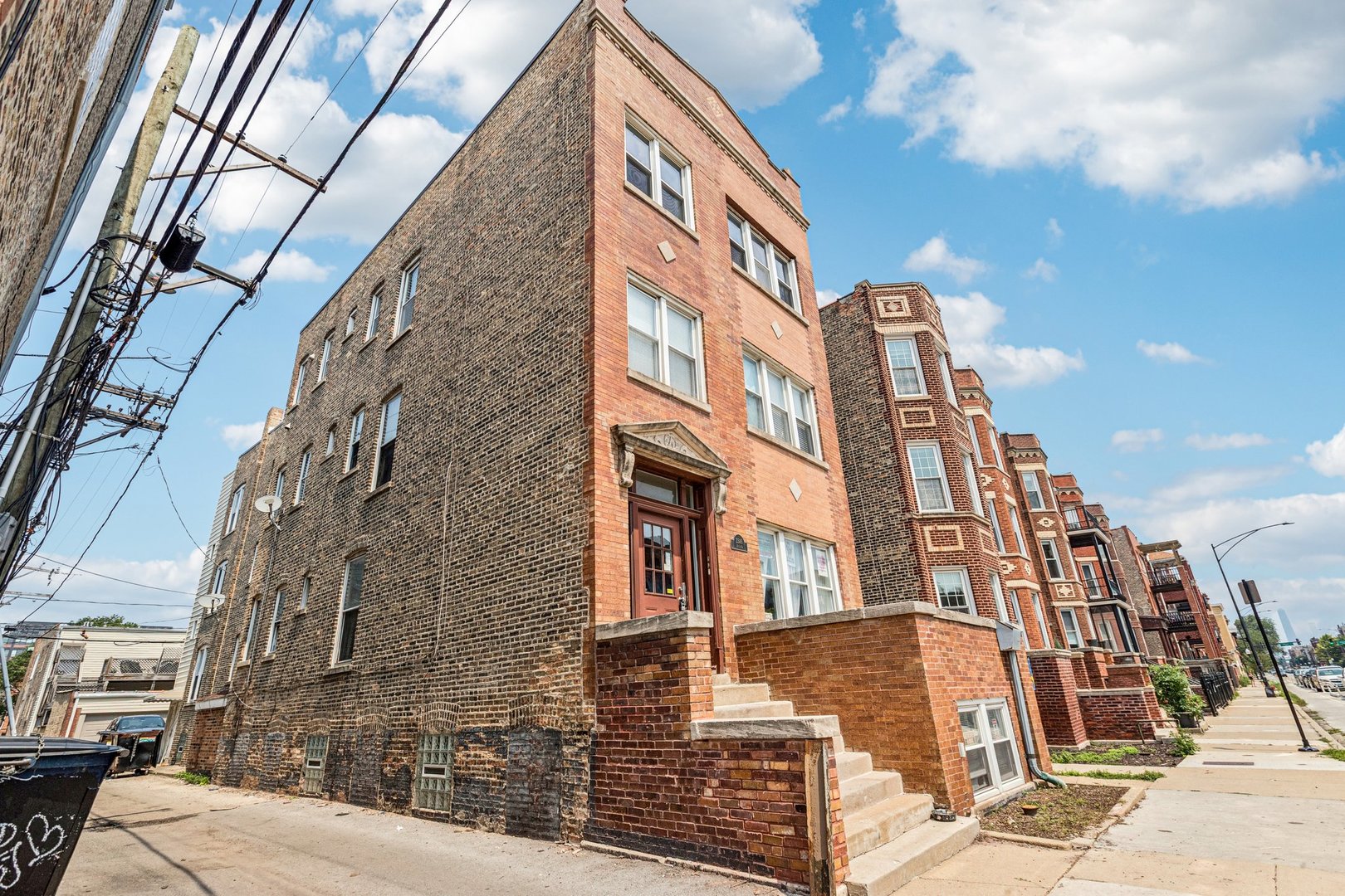 2346 W Augusta Boulevard Unit: 3F