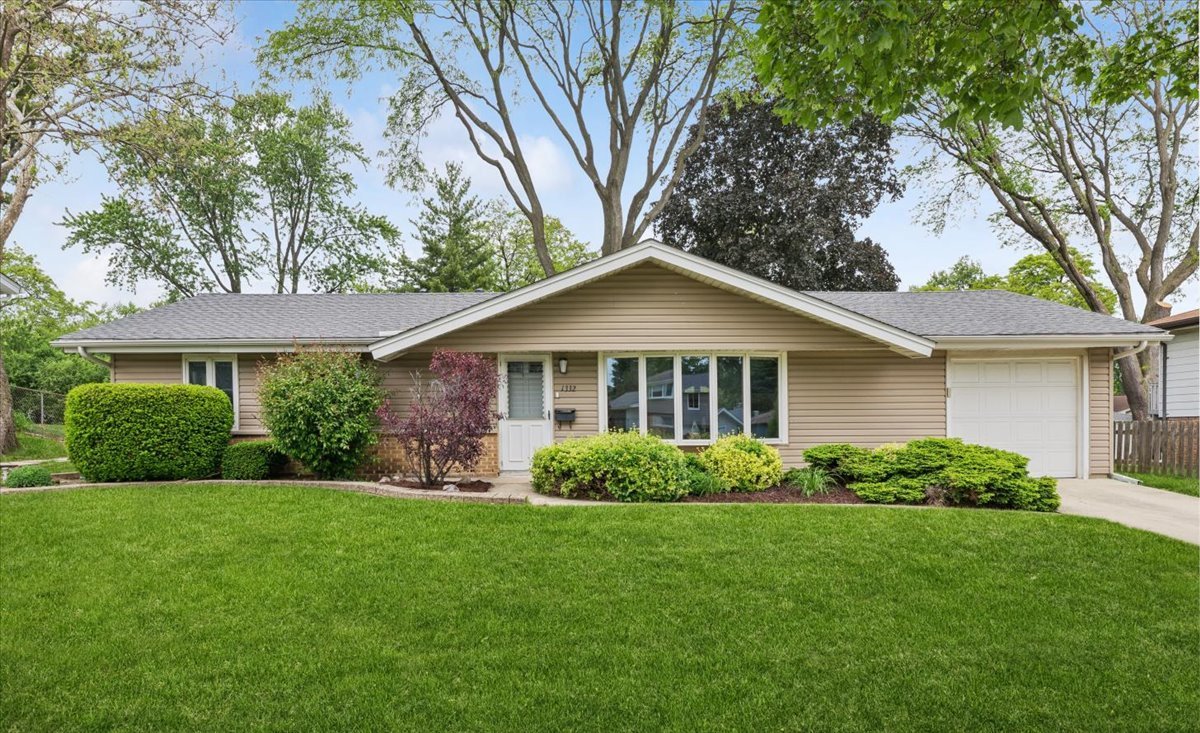 1332 W Weathersfield Way