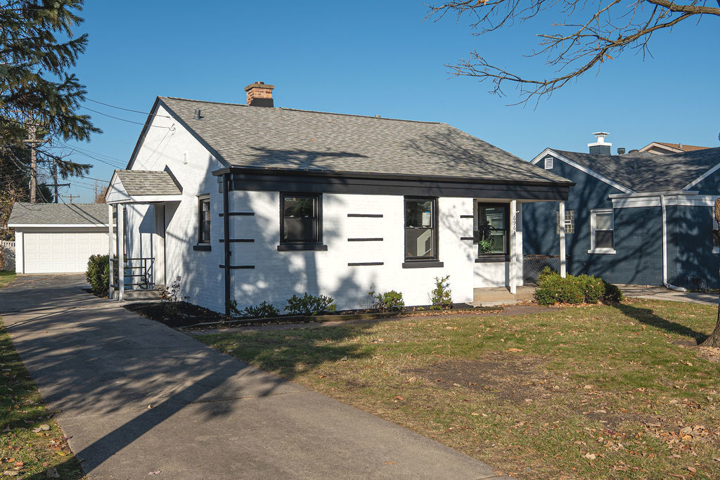 6964 W Cleveland Street