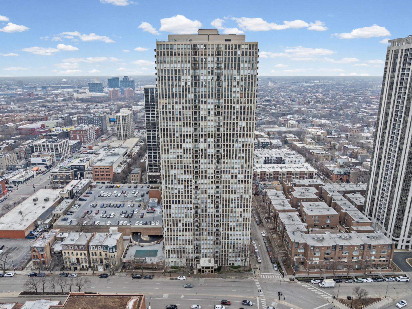 1660 N LaSalle Drive Unit: 3811