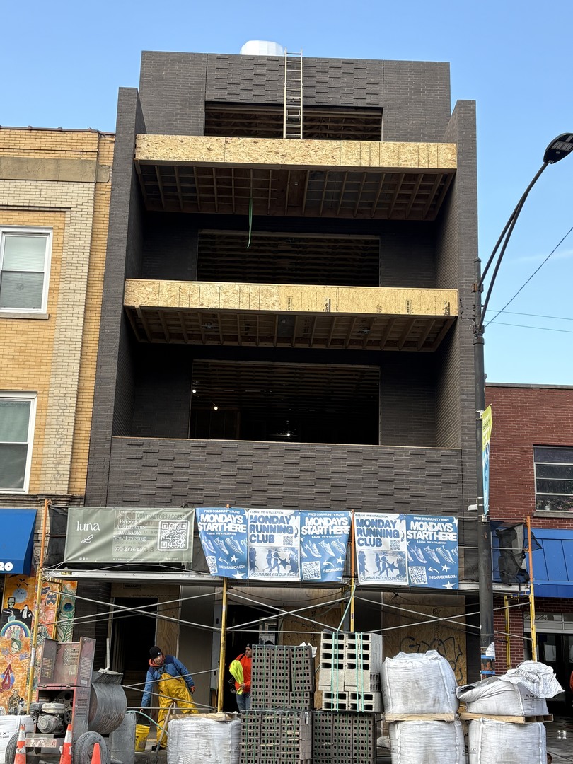 1118 W Fullerton Avenue Unit: 201