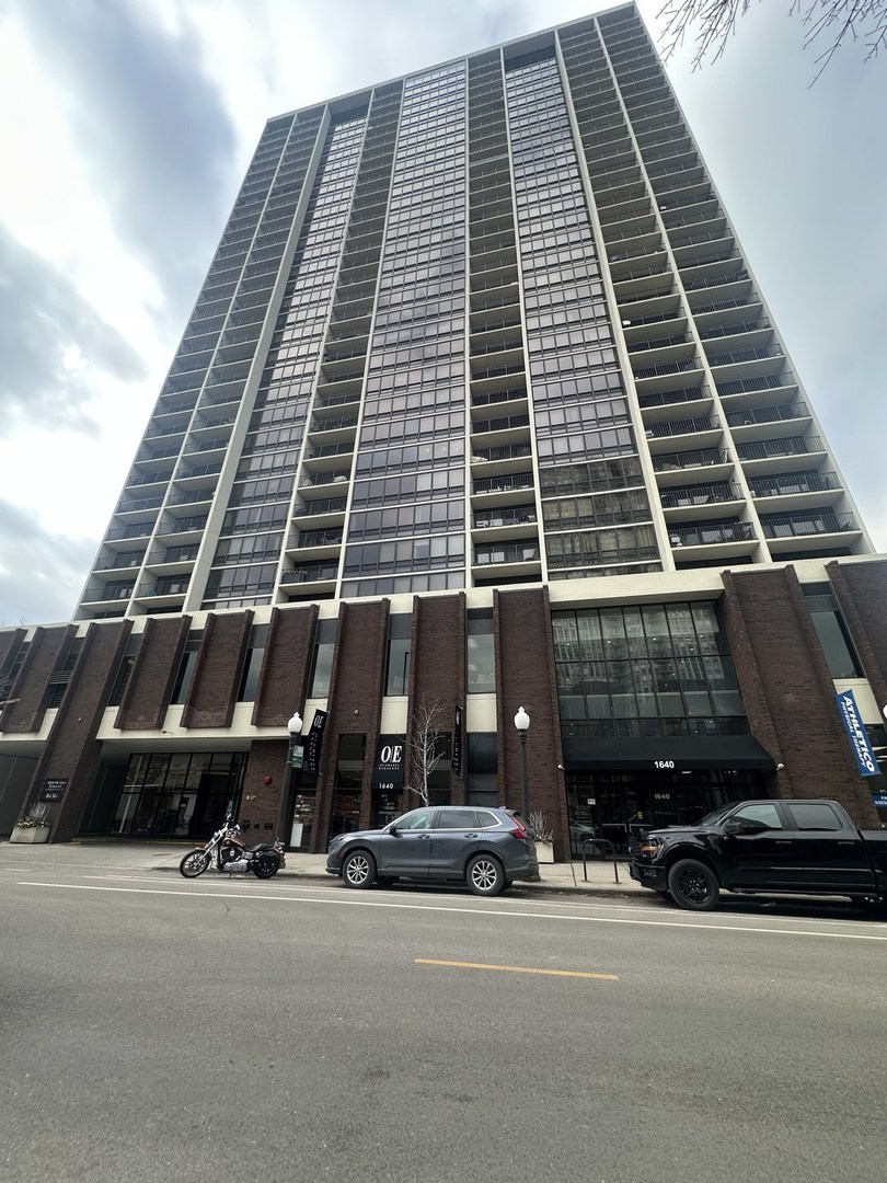 1636 N Wells Street Unit: 602