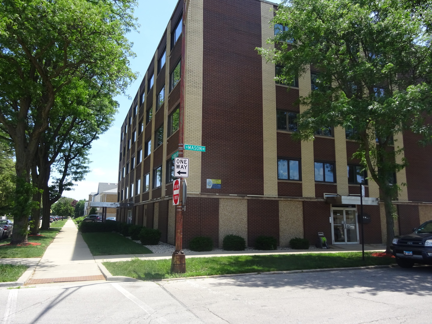 4825 N Mason Avenue