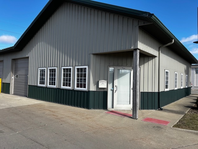 706 BLOOMINGTON Road Unit: 101