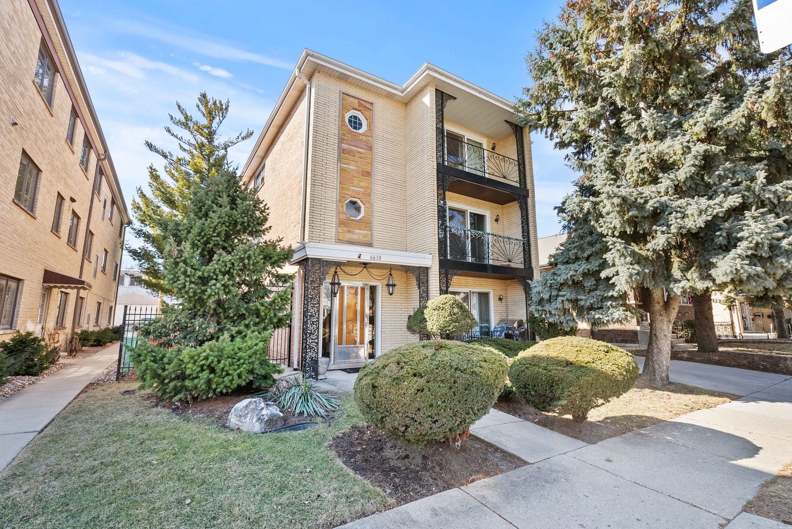 6610 N Northwest Highway