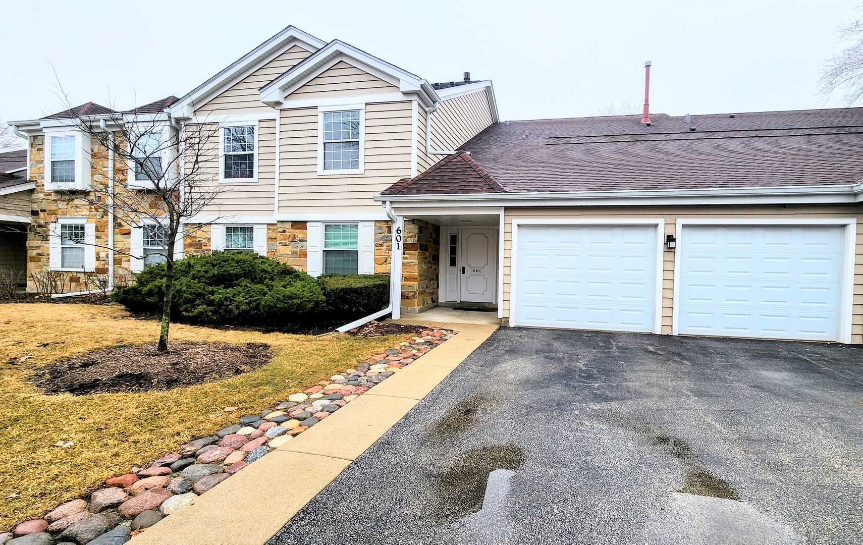 601 Fairbanks Court Unit: V2