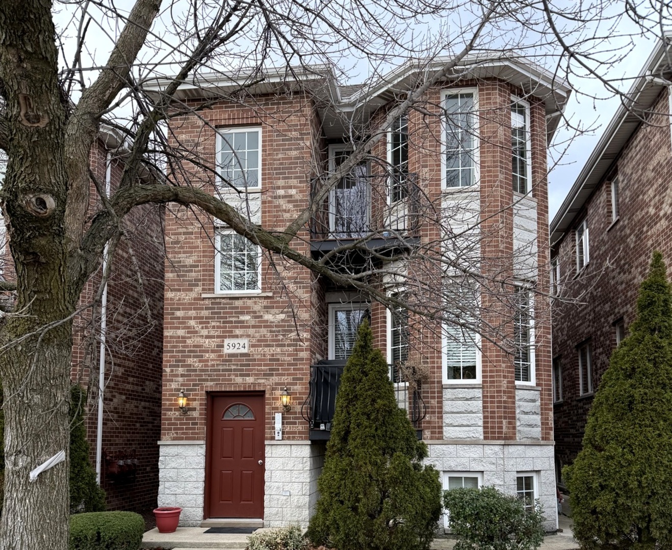 5924 N Milwaukee Avenue Unit: 3