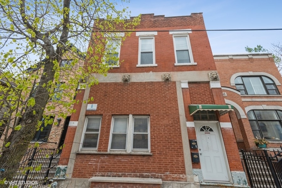 2248 N Southport Avenue Unit: 1F